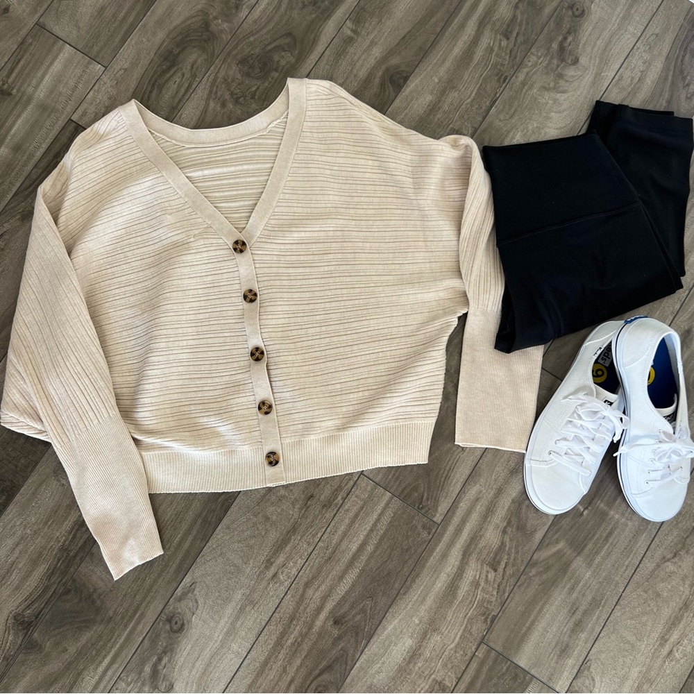Pink Rose Beige/Cream Button Down Cardigan - size L